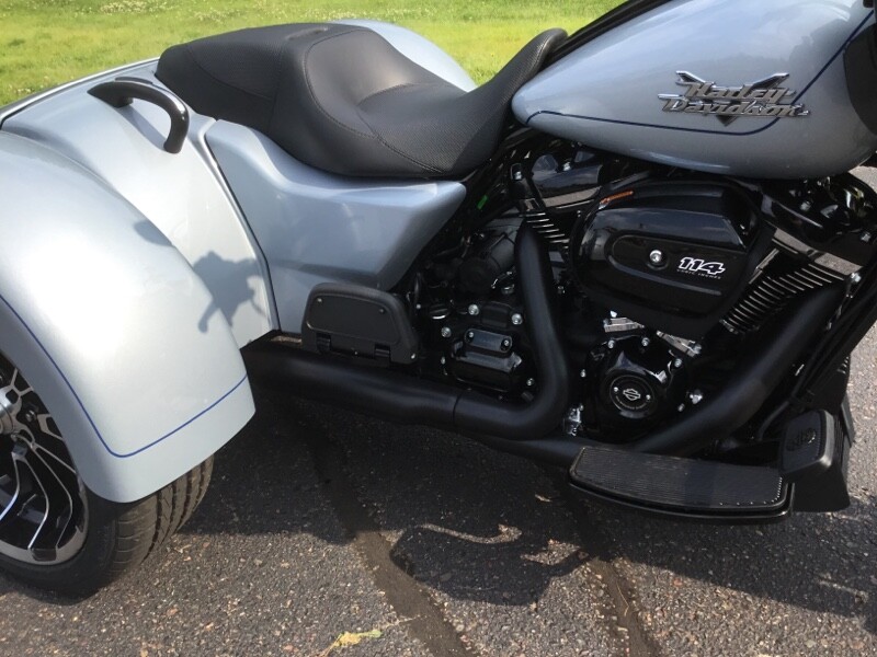 2024 Harley-Davidson Road Glide 3 Atlas Silver Metallic - Black Finish - Photo 5