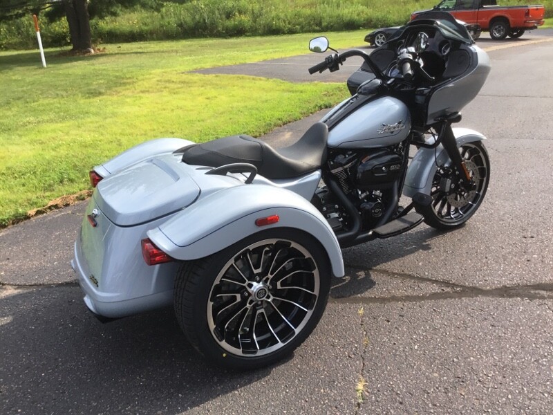 2024 Harley-Davidson Road Glide 3 Atlas Silver Metallic - Black Finish - Photo 4