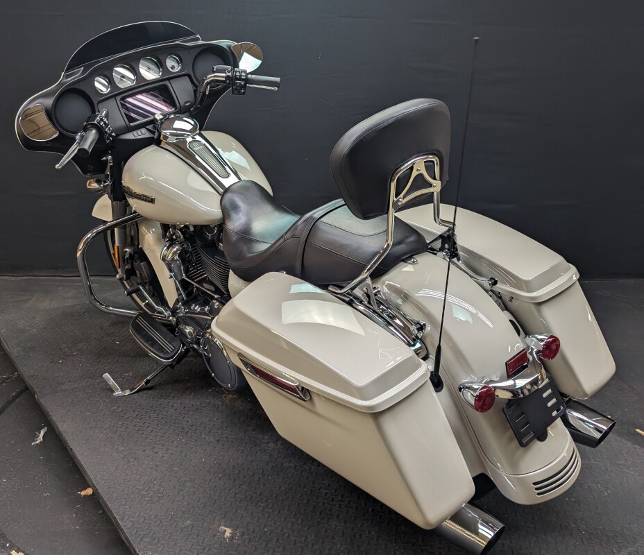 Harley-Davidson Street Glide 2022 FLHX WHITE - Photo 6