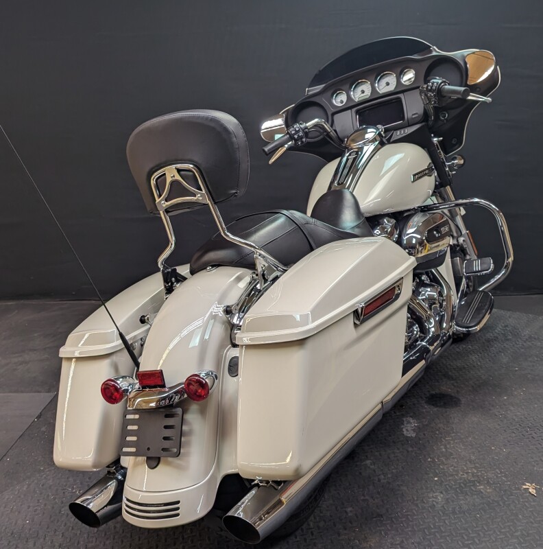 Harley-Davidson Street Glide 2022 FLHX WHITE - Photo 9