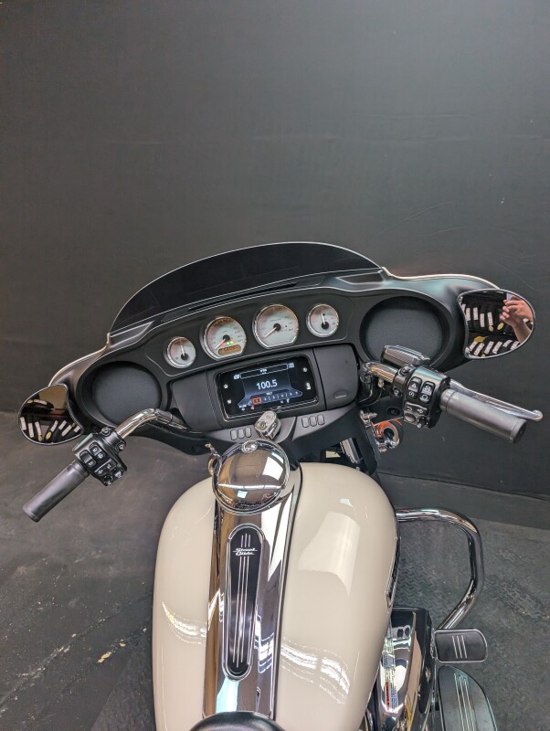 Harley-Davidson Street Glide 2022 FLHX WHITE - Photo 8