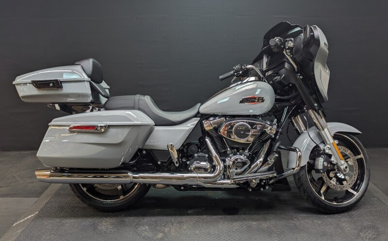 Harley-Davidson<sup>®</sup> Street Glide® 2024 FLHX BILLIARD GRAY
