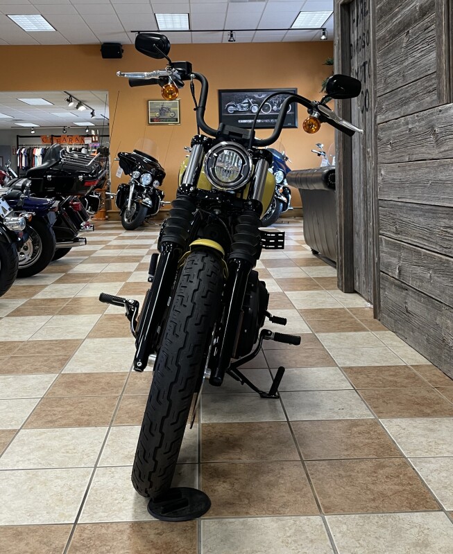 2023 Harley-Davidson Street Bob 114 Industrial Yellow - Photo 2
