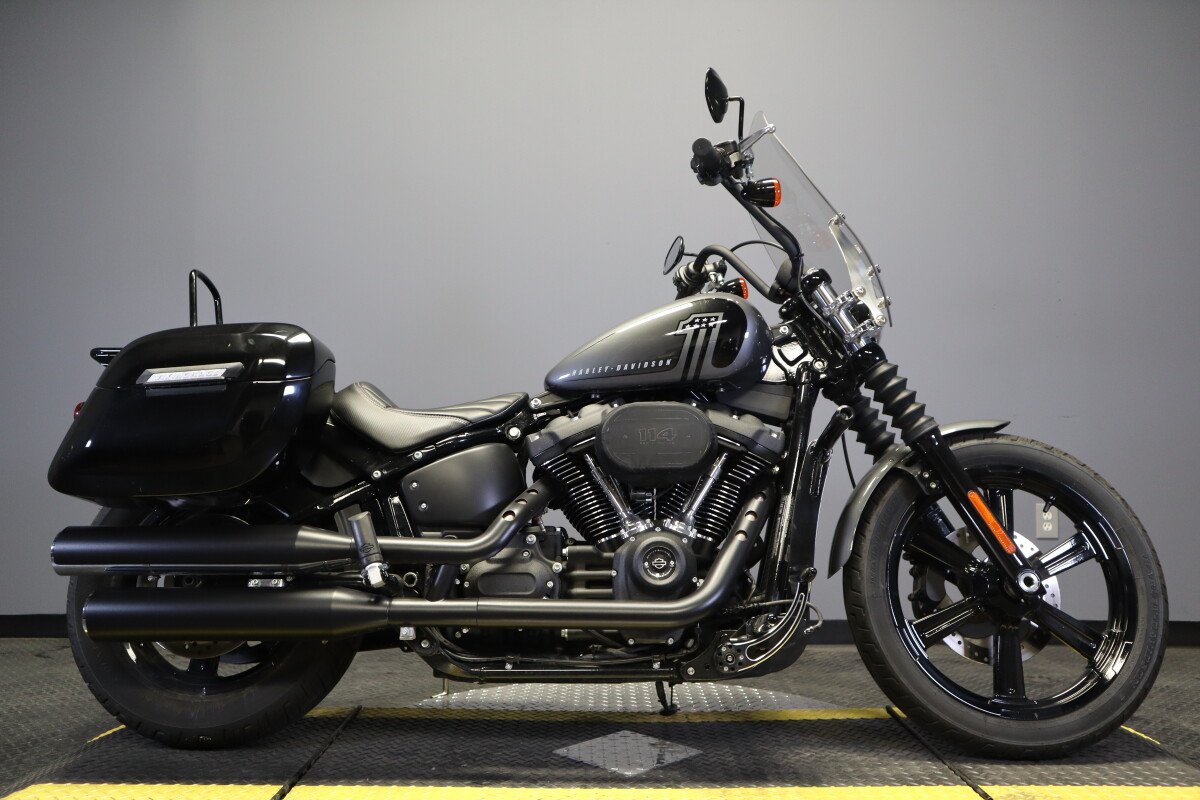 street bobオープンロード 7 1/2 黒　60cm Street Bob® 114 | Chi-Town Harley-Davidson®
