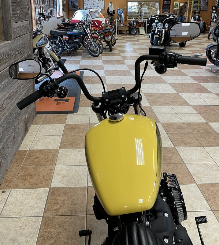2023 Harley-Davidson Street Bob 114 Industrial Yellow - Photo 4
