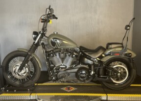 2021 Harley-Davidson Street Bob 114  FXBBS  DEADWOOD GREEN thumb 2
