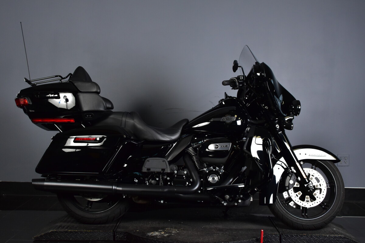 2022 Harley-Davidson® Ultra Limited FLHTK | Rockstar Harley-Davidson®