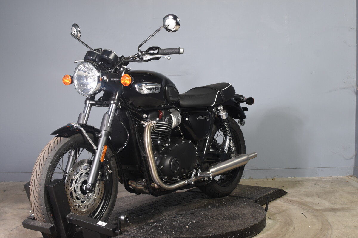2024 Triumph bonnevile T-100 - Photo 4