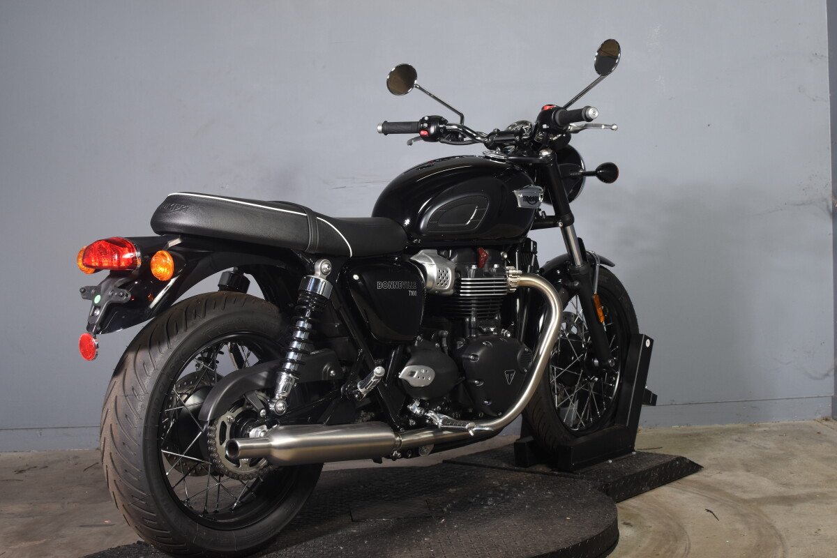 2024 Triumph bonnevile T-100 - Photo 10
