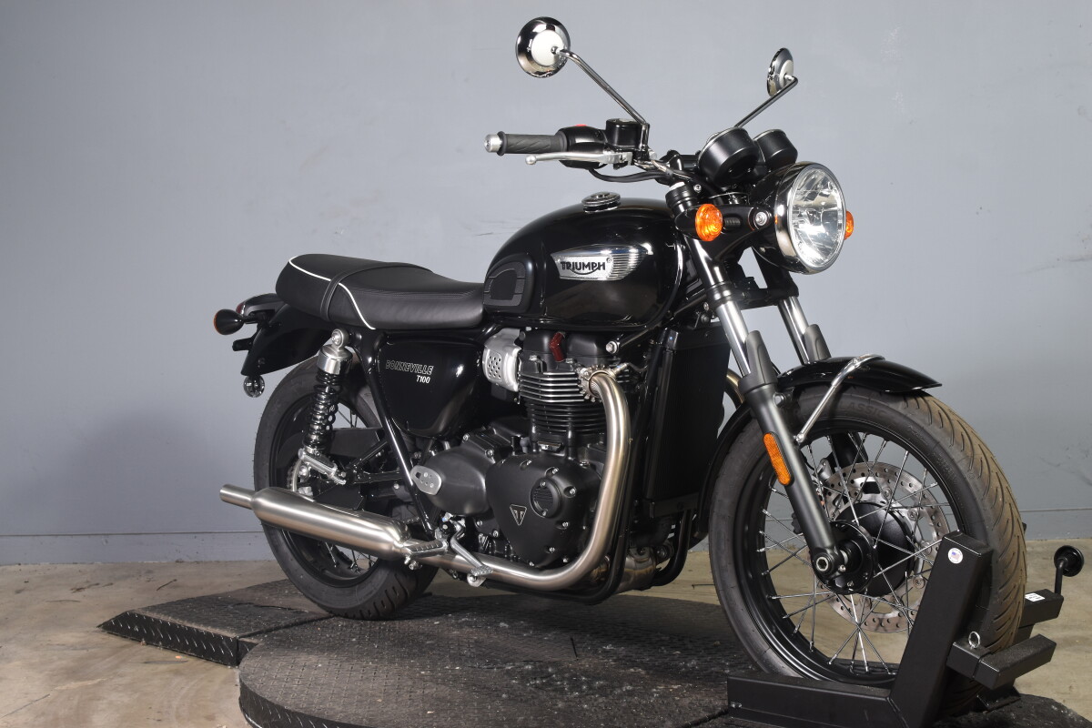 2024 Triumph bonnevile T-100 - Photo 2