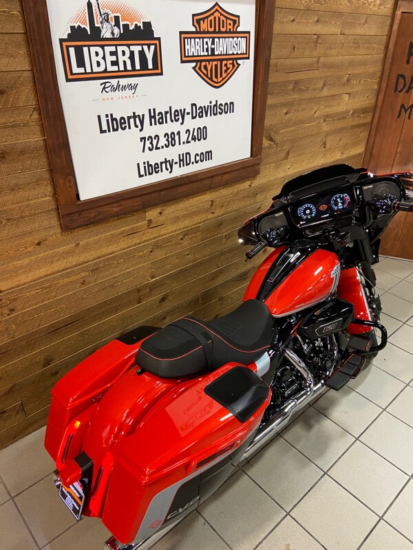 2024 Harley-Davidson CVO Street Glide Legendary Orange FLHXSE - Photo 8