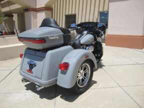 FLHTCUTG 2024 Tri Glide<sup>®</sup> Ultra thumb 2