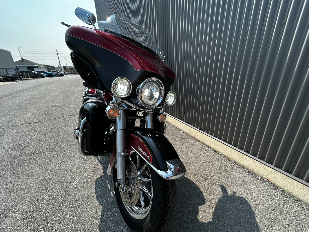 2005 Harley-Davidson Electra Glide Ultra Classic Two-Tone Vivid Black and Lava Red Sun - Photo 3