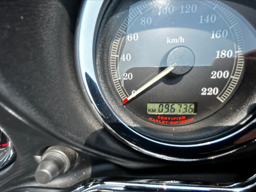 2005 Harley-Davidson Electra Glide Ultra Classic Two-Tone Vivid Black and Lava Red Sun - Photo 10