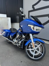 2024 Harley-Davidson<sup>®</sup> Road Glide™ thumb 3