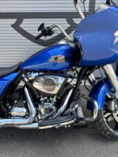 2024 Harley-Davidson<sup>®</sup> Road Glide™ thumb 2
