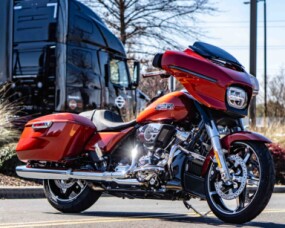 FLHX 2024 Street Glide® thumb 2