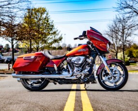 FLHX 2024 Street Glide® thumb 3