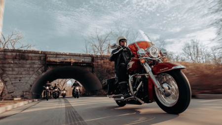What Hickory, NC, Riders Need to Know About the 2024 Harley-Davidson® Hydra-Glide Revival