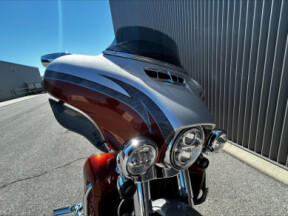 2014 Harley Davidson CVO Limited base thumb 3