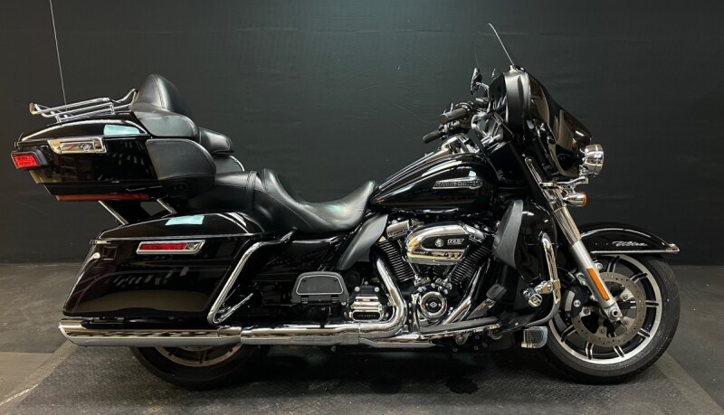 Harley-Davidson<sup>®</sup> Electra Glide<sup>®</sup> Ultra Classic<sup>®</sup> 2018 FLHTCU BLACK