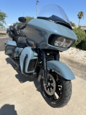 2024 Harley-Davidson® Road Glide® Limited Sharkskin Blue thumb 1