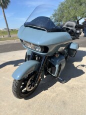 2024 Harley-Davidson® Road Glide® Limited Sharkskin Blue thumb 0