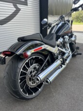 2024 Harley-Davidson<sup>®</sup> Breakout<sup>™</sup> 117 thumb 1