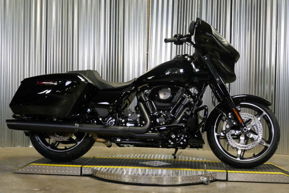 Street Glide® | Elk River Harley-Davidson