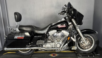 2006 Harley-Davidson Electra Glide® Standard FLHT BLACK W/PINSTRIPE