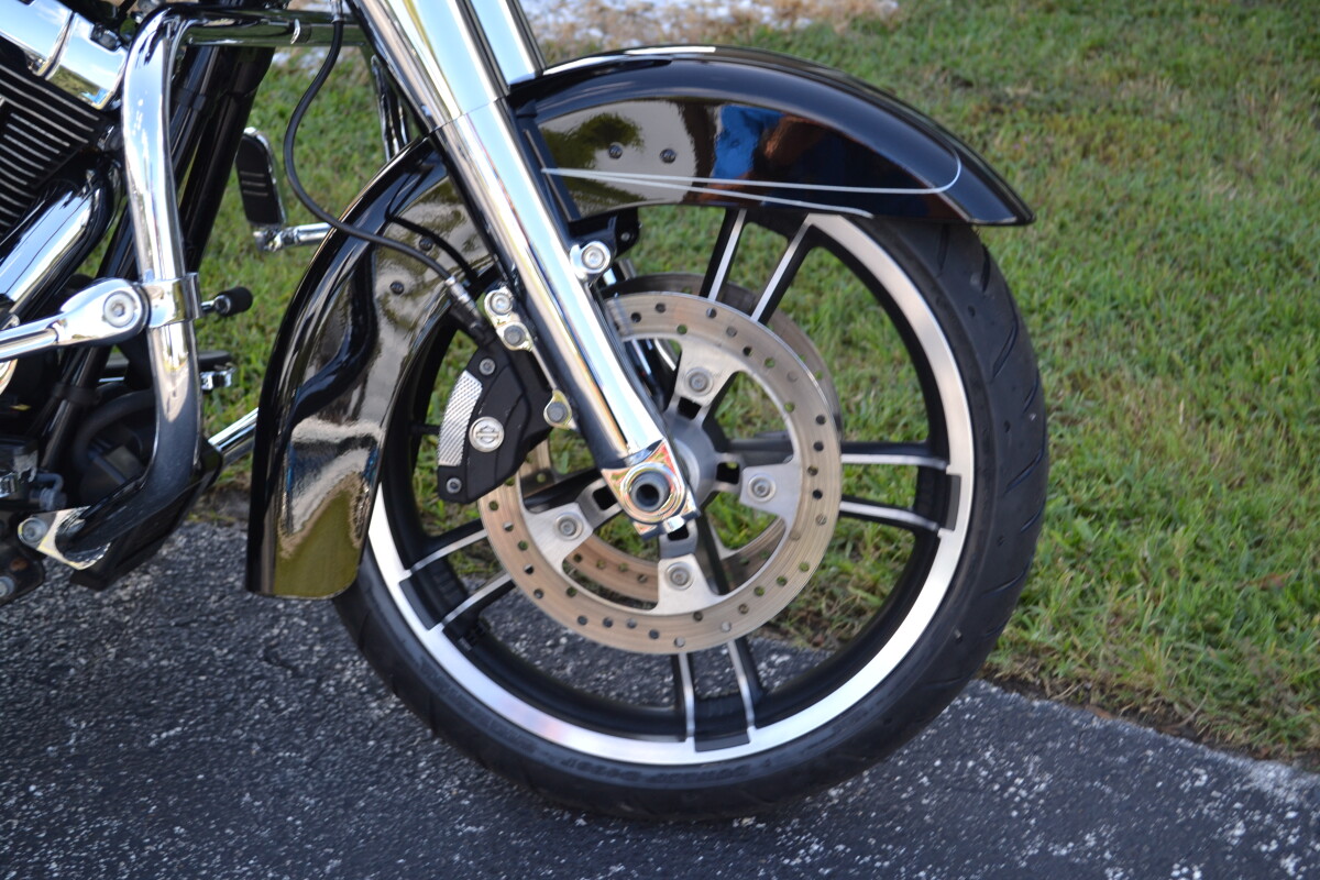 2016 Harley-Davidson Street Glide Special - FLHXS - Photo 2