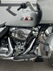 2024 Harley-Davidson<sup>®</sup> Road Glide™ thumb 2