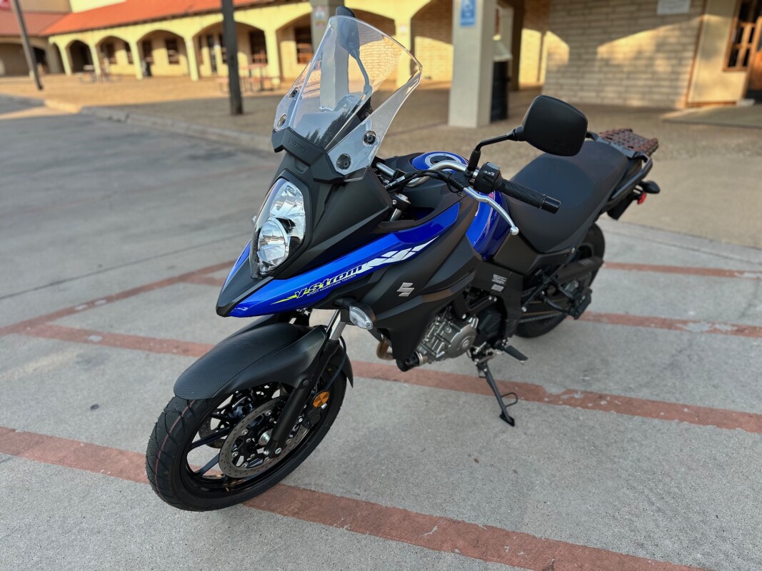 2023 Suzuki V-Strom 650XT Adventure - Photo 4