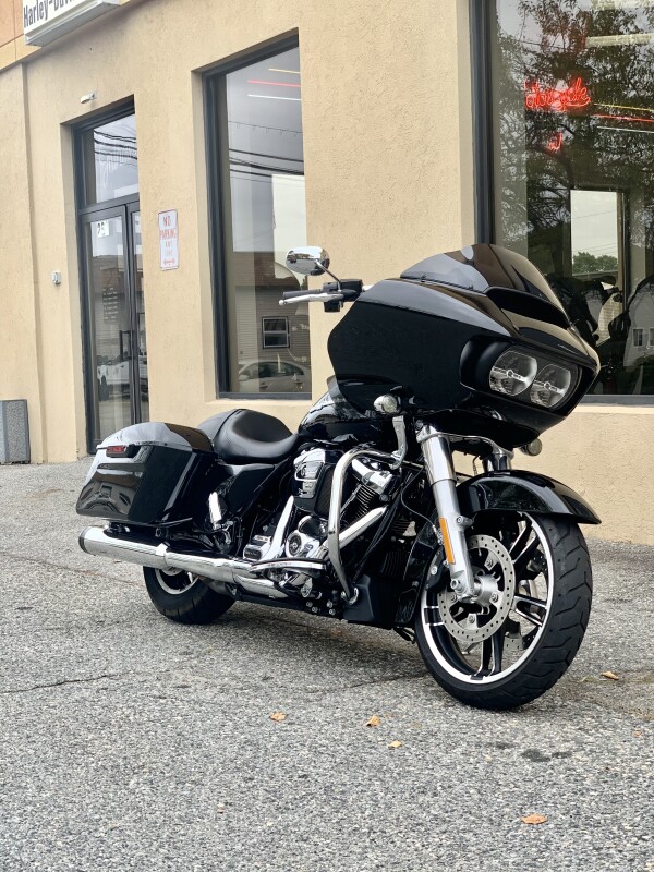 2018 Harley-Davidson Road Glide FLTRX - Photo 3