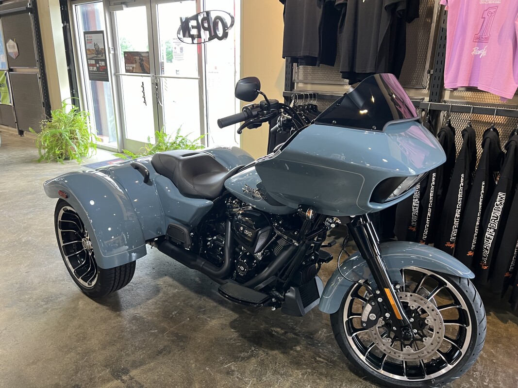 FLTRT 2024 Road Glide 3 - Photo 2