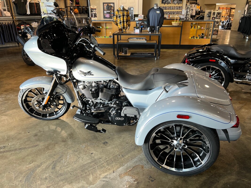 FLTRT 2024 Road Glide 3 - Photo 6