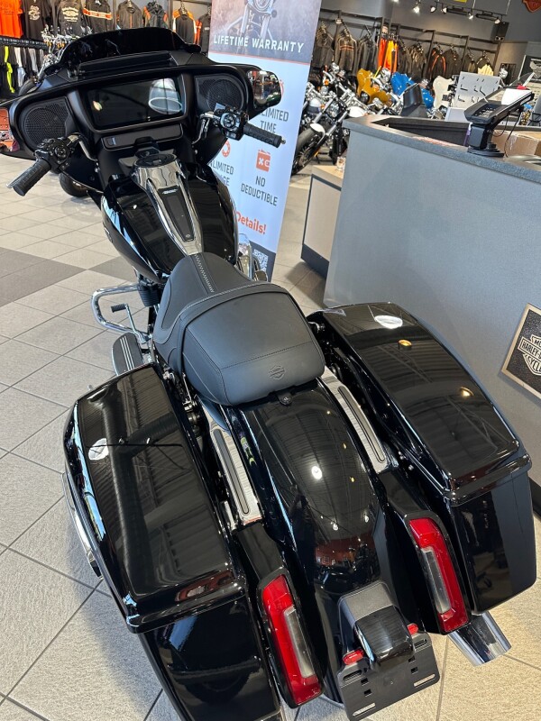 FLHX 2025 Street Glide - Photo 10
