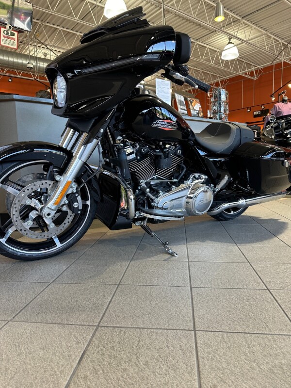 FLHX 2025 Street Glide - Photo 7