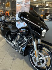 FLHX 2025 Street Glide™ thumb 3
