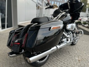 2025 Harley-Davidson<sup>®</sup> Road Glide® Vivid Black thumb 1