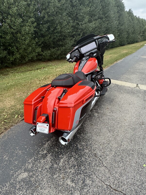 2024 Harley-Davidson CVO Street Glide - Photo 8