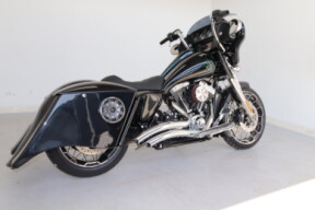 2016 Harley-Davidson<sup>®</sup> Street Glide<sup>®</sup> Special Black thumb 3