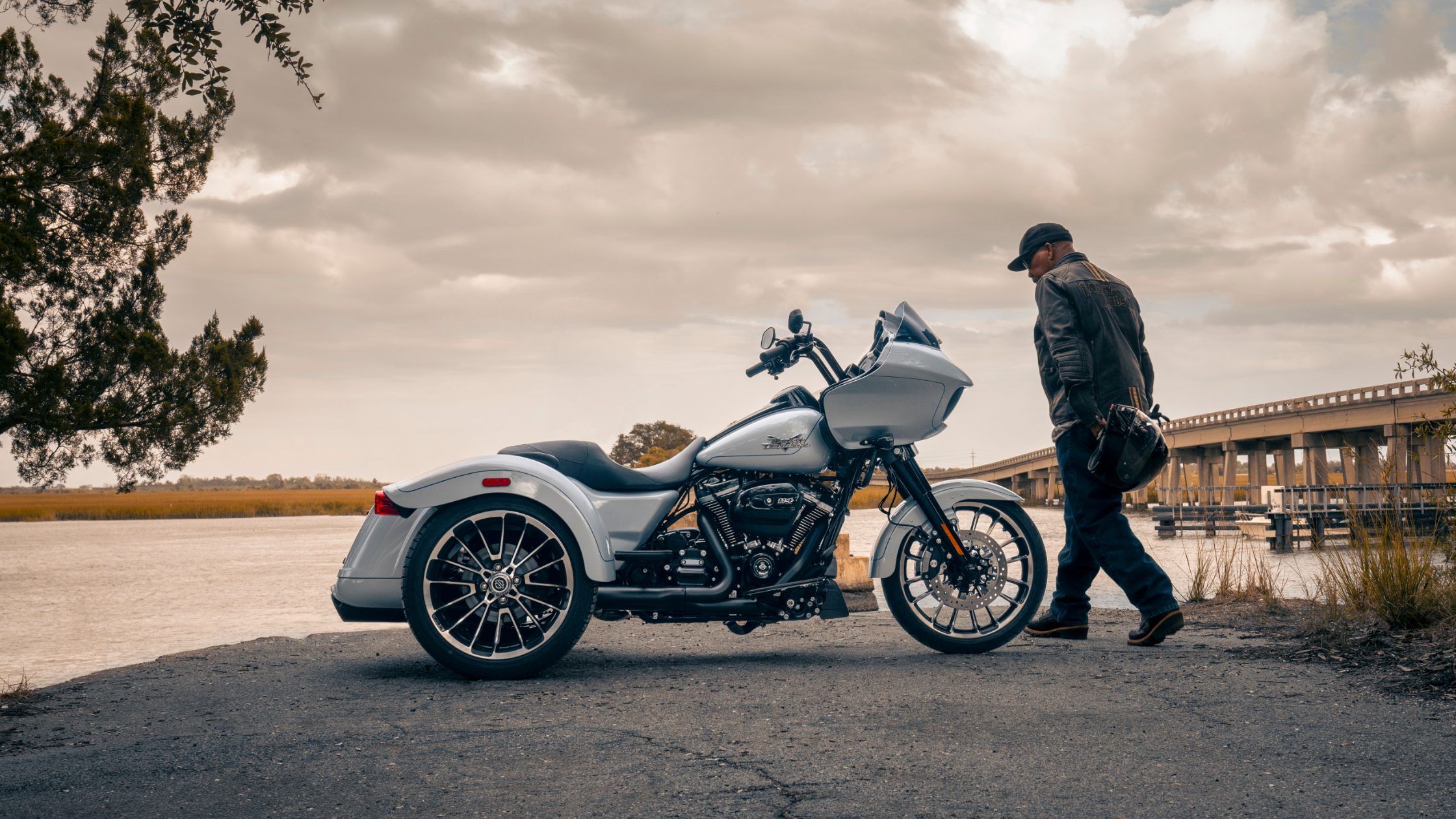 The 2024 Harley-Davidson® Road Glide® 3 near Panama City, FL