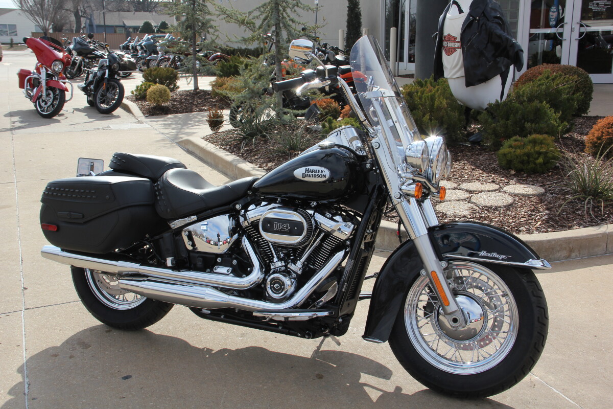 2024 Harley-Davidson Heritage Classic Vivid Black - Photo 4