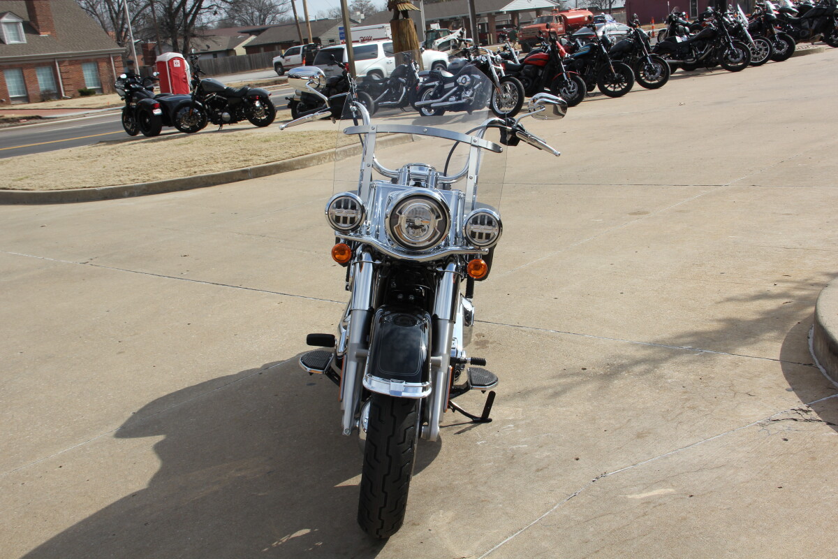 2024 Harley-Davidson Heritage Classic Vivid Black - Photo 8