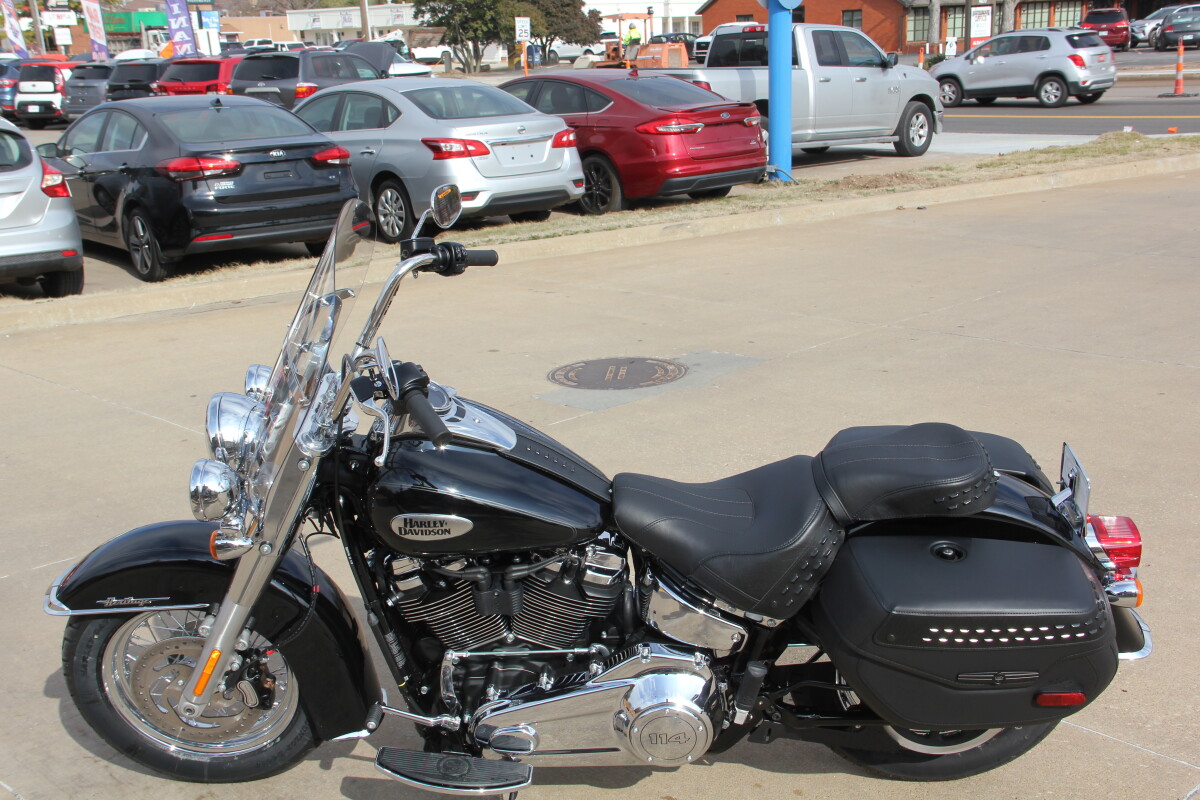 2024 Harley-Davidson Heritage Classic Vivid Black - Photo 3