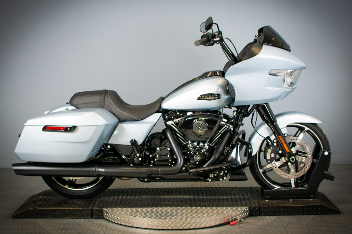 2024 HarleyDavidson® Road Glide™ FLTRX Patriot HarleyDavidson®