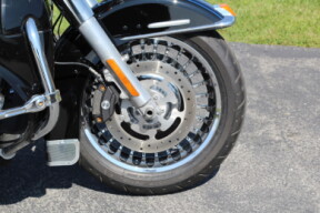 FLHTK 2012 Electra Glide<sup>®</sup> Ultra Limited thumb 1