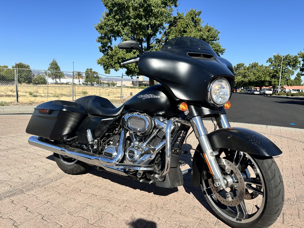2023 Harley-Davidson® Street Glide® | Pre-owned Motorcycles