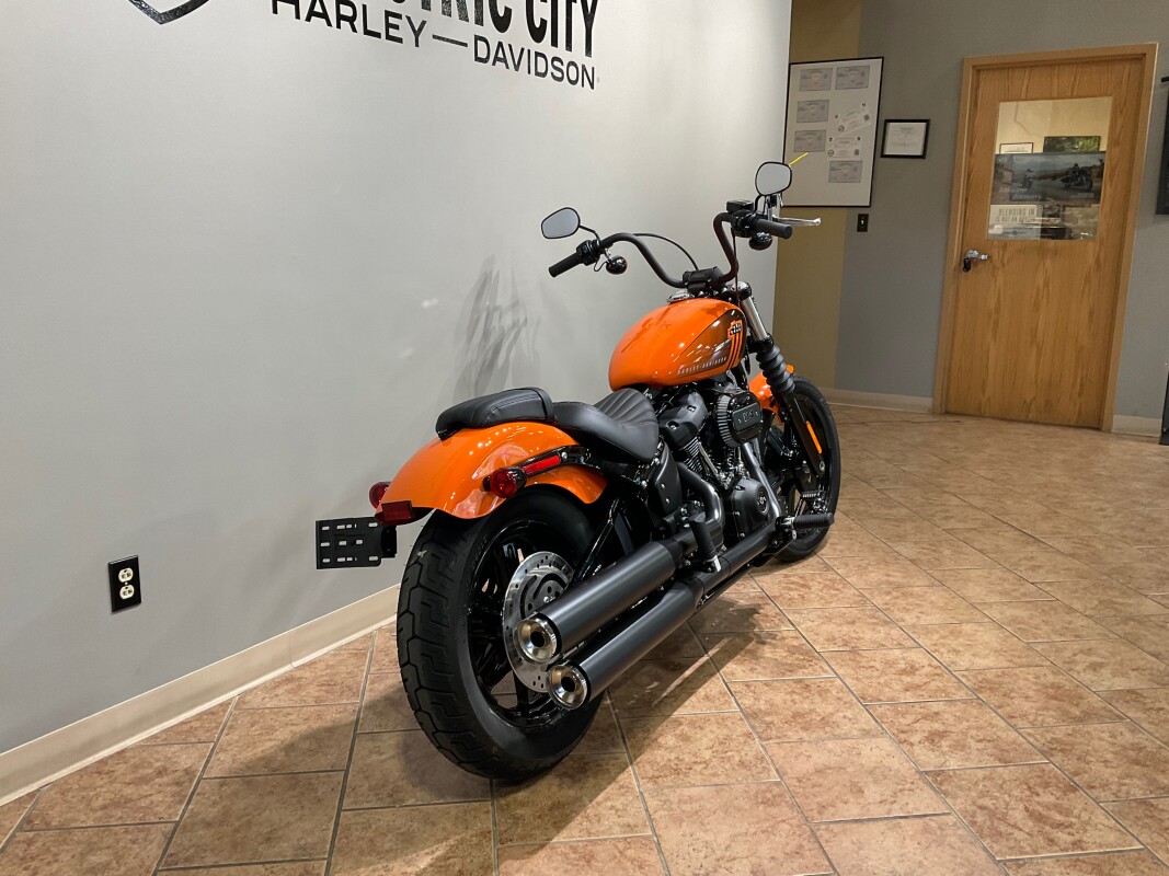 2024 Harley-Davidson Street Bob 114 Baja Orange FXBBS - Photo 4